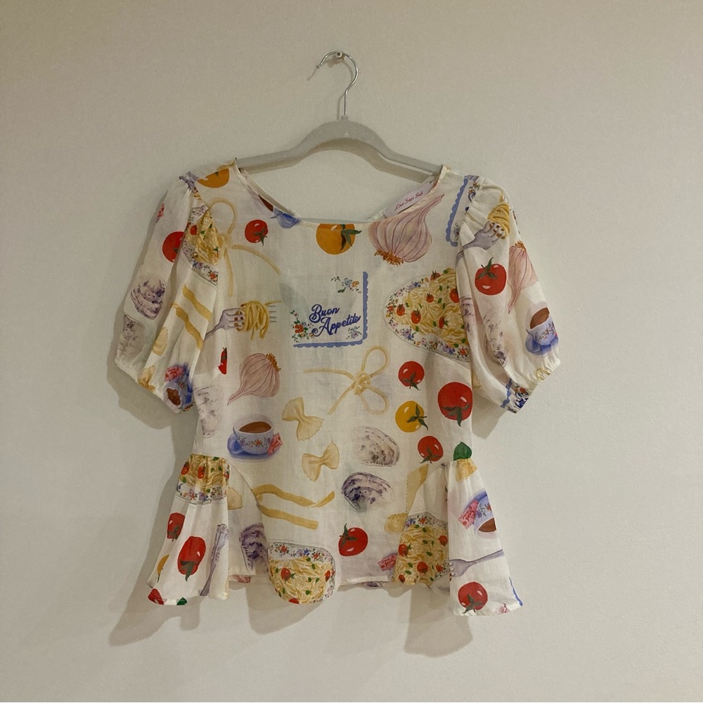 Lisa Says Gah Tie Back Picnic/Aperitivo print  Blouse with flare hem